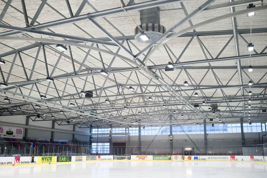 Stora Mossen Ishall före Sveriges ishockeylandslags