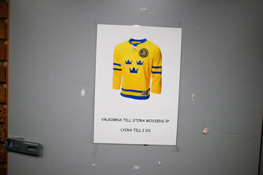 En lapp med en hälsning till spelarna