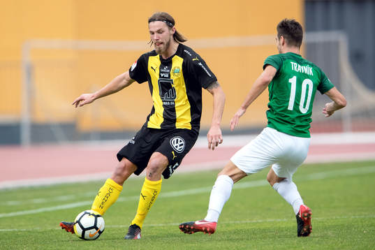 Hammarbys Björn Paulsen och Jablonecs Michal Travnik