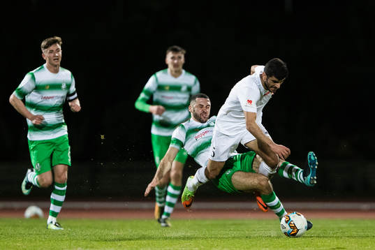 Shamrock Rovers Roberto Lopez stoppar Dalkurds Rewan Amin