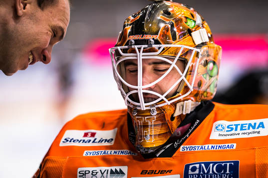 Karlskronas målvakt Johannes Jönsson  och