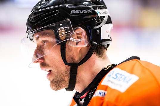 Karlskronas Emil Larsson deppar