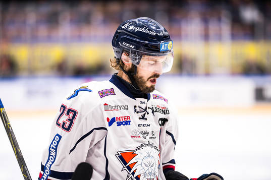 Linköpings Niklas Persson  deppar