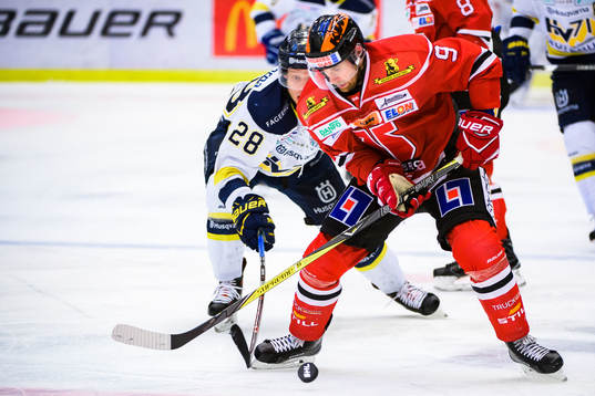 s Anton Bengtsson och Örebros Tylor Spink