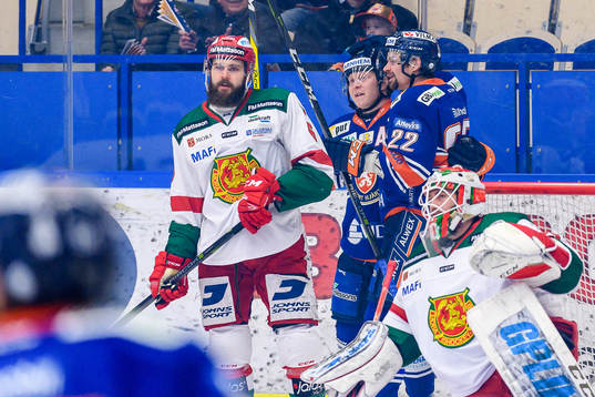 Växjös Janne Pesonen och Tuomas Kiiskinen jublar