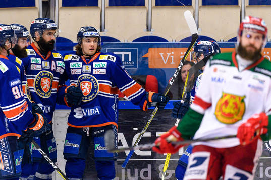 Växjös Adam Brodecki jublar