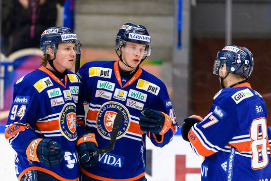 Växjös Elias Pettersson och Joel Persson jublar