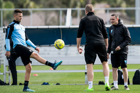 Malmö FFs Arnór Ingvi Traustason, sjukgymnast Jesper