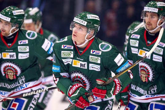 Frölundas Carl Grundström jublar