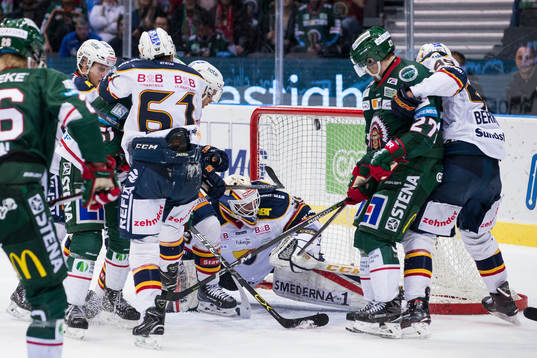 Frölundas Ponthus Westerholm reducerar till 3-4, målet