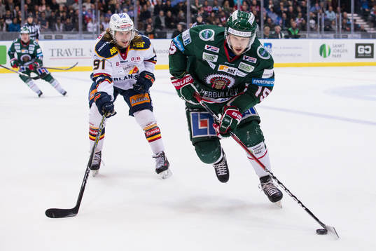 Djurgårdens Axel Jonsson Fjällby och Frölundas Matt