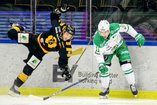 Skellefteås Oscar Möller och Rögles Bryan Lerg