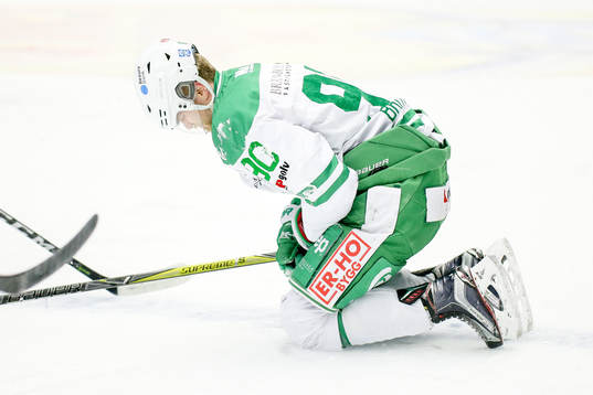 Rögles Ted Brithén grinar illa