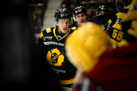 Skellefteås Jonathan Pudas  jublar