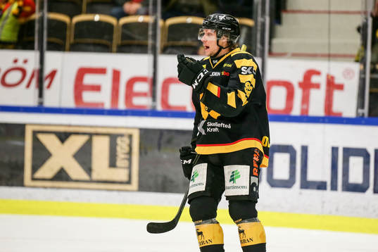 Skellefteås Jesper Olofsson jublar