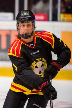 Brynäs Adam Boqvist före ishockeymatchen i SHL mellan