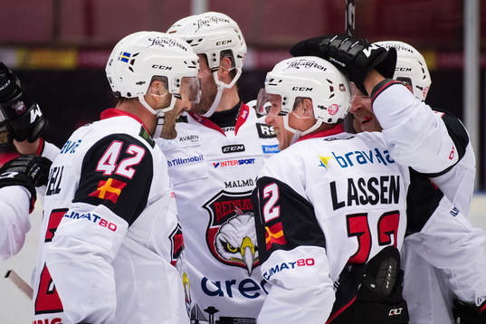 Malmö Redhawks Matias Lassen jublar