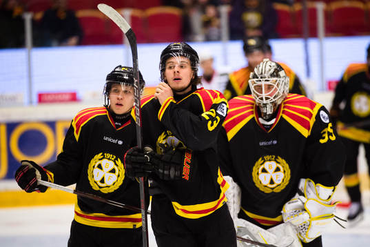 Brynäs Henrik Larsson, Lucas Carlsson och målvakt David