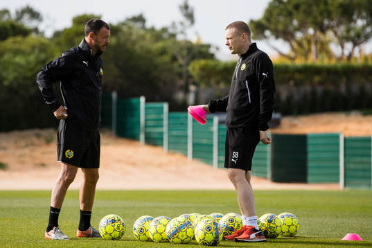 Hammarbys assisterande tränare Joachim Björklund och