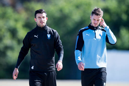 Malmö FFs Behrang Safari och Markus Rosenberg ankommer