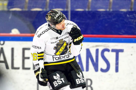 s Jens Jakobs jublar