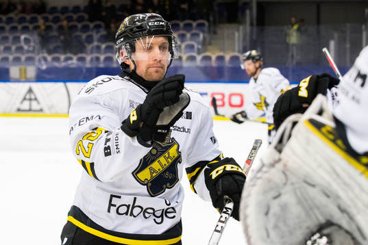 s Jens Jakobs jublar