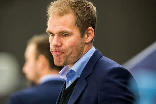s tränare Thomas Mitell deppar