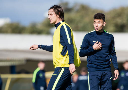 Norrköpings Simon Thern och Jordan Larsson i en het