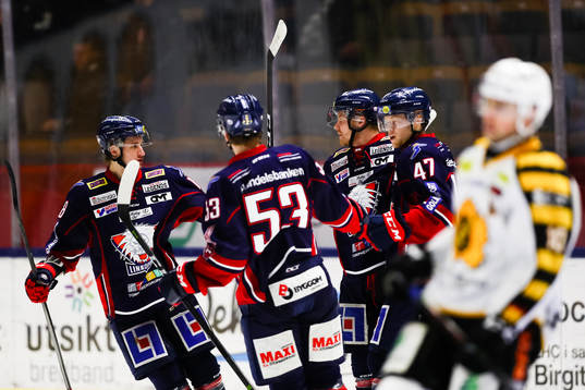Linköpings Anton Karlsson och Nick Sörenssen jublar