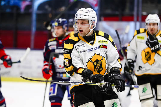 Skellefteås Oscar Möller jublar