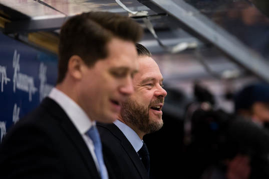 Växjös tränare Sam Hallam och assisterande tränare