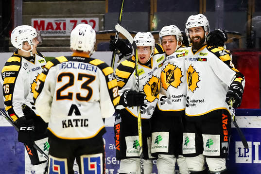Skellefteås spelare jublar