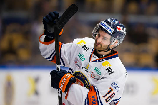 Växjös Andrew Calof jublar