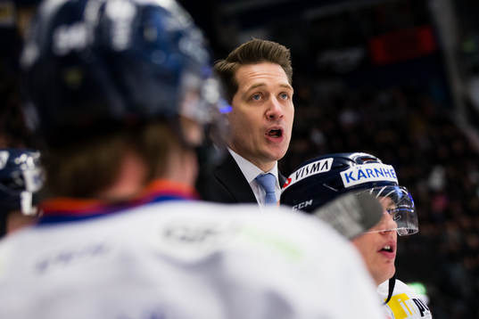 Växjös tränare Sam Hallam