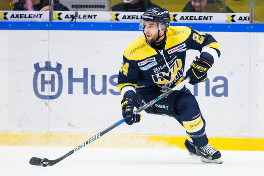 s Stefan Elliott