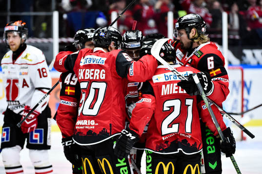 Malmö Redhawks Tobias Ekberg  jublar