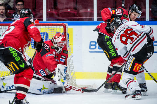 Örebros Kalle Olsson mot Malmö Redhawks Nichlas Hardt,