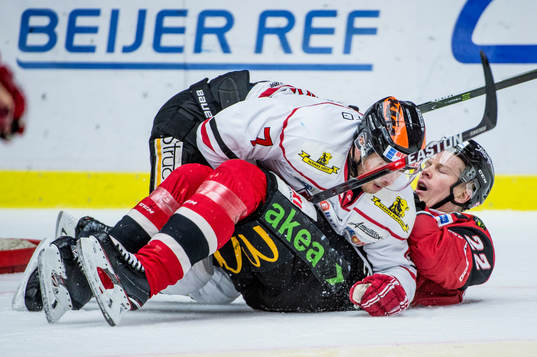 Örebros Alexander Hellström och Malmö Redhawks Lars