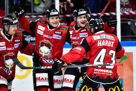 Malmö Redhawks Matias Lassen , Christoffer Forsberg  och