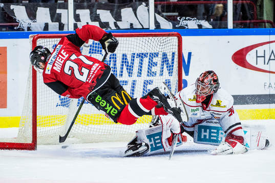 Malmö Redhawks Andy Miele sätter