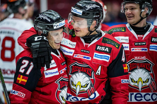 Malmö Redhawks Andy Miele jublar med Rhett Rakhshani