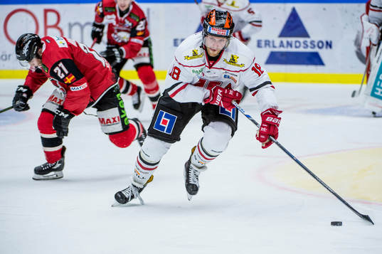 Örebros Joakim Andersson mot Malmö Redhawks Andy Miele