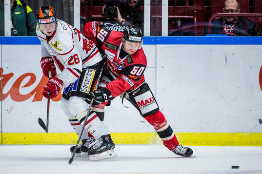 Örebros Linus Arnesson mot Malmö Redhawks Tobias Ekberg