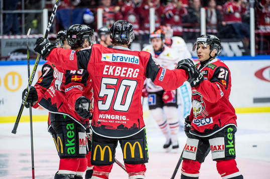 Malmö Redhawks Tobias Ekberg jublar