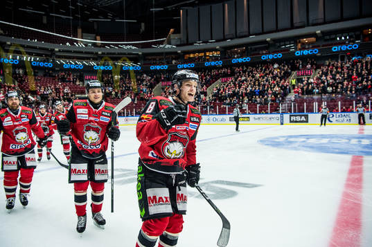 Malmö Redhawks Johan Olofsson jublar