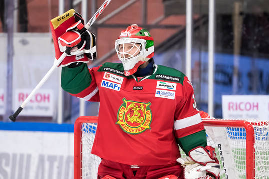 Moras målvakt Christian Engstrand jublar