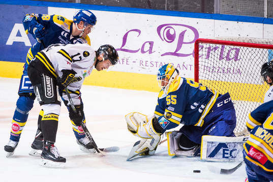 Eirik Østrem Salsten of Stavanger Oilers and goaltender