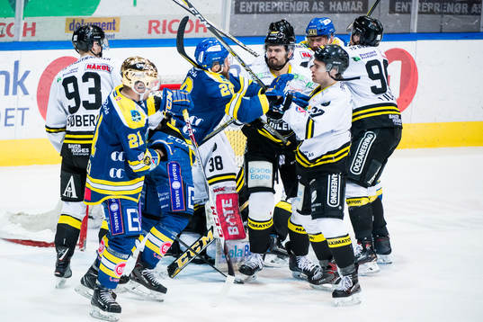 The players are fighting