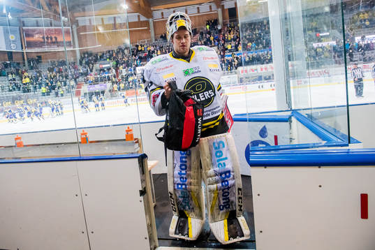 Goaltender Henrik Holm of Stavanger Oilers looks dejected