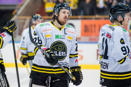 Kristian Forsberg of Stavanger Oilers looks dejected